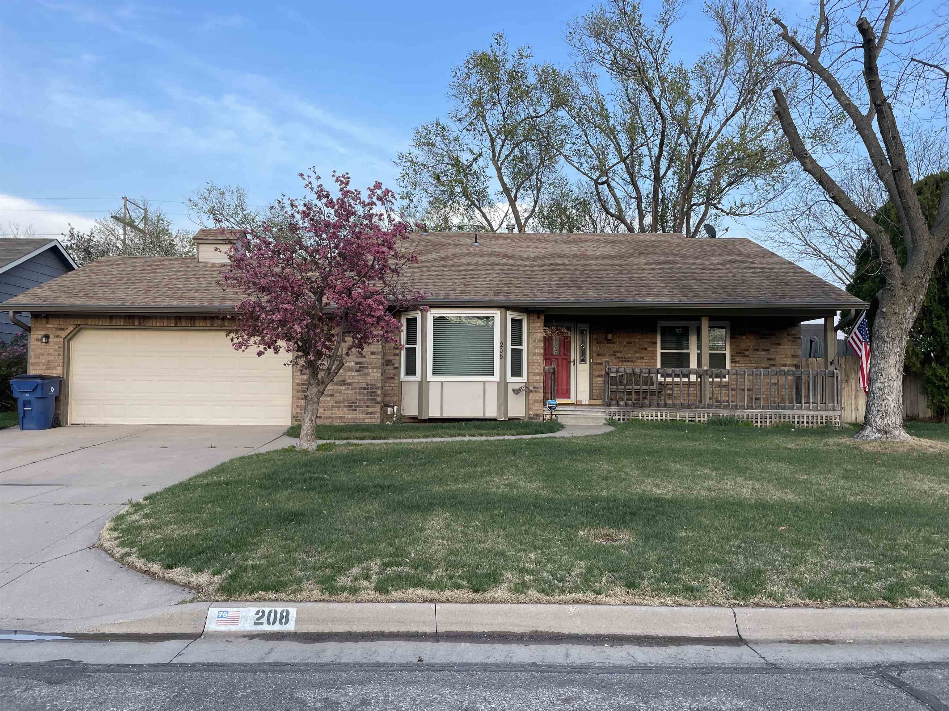 208 N Winterset St, Wichita, Kansas image 1