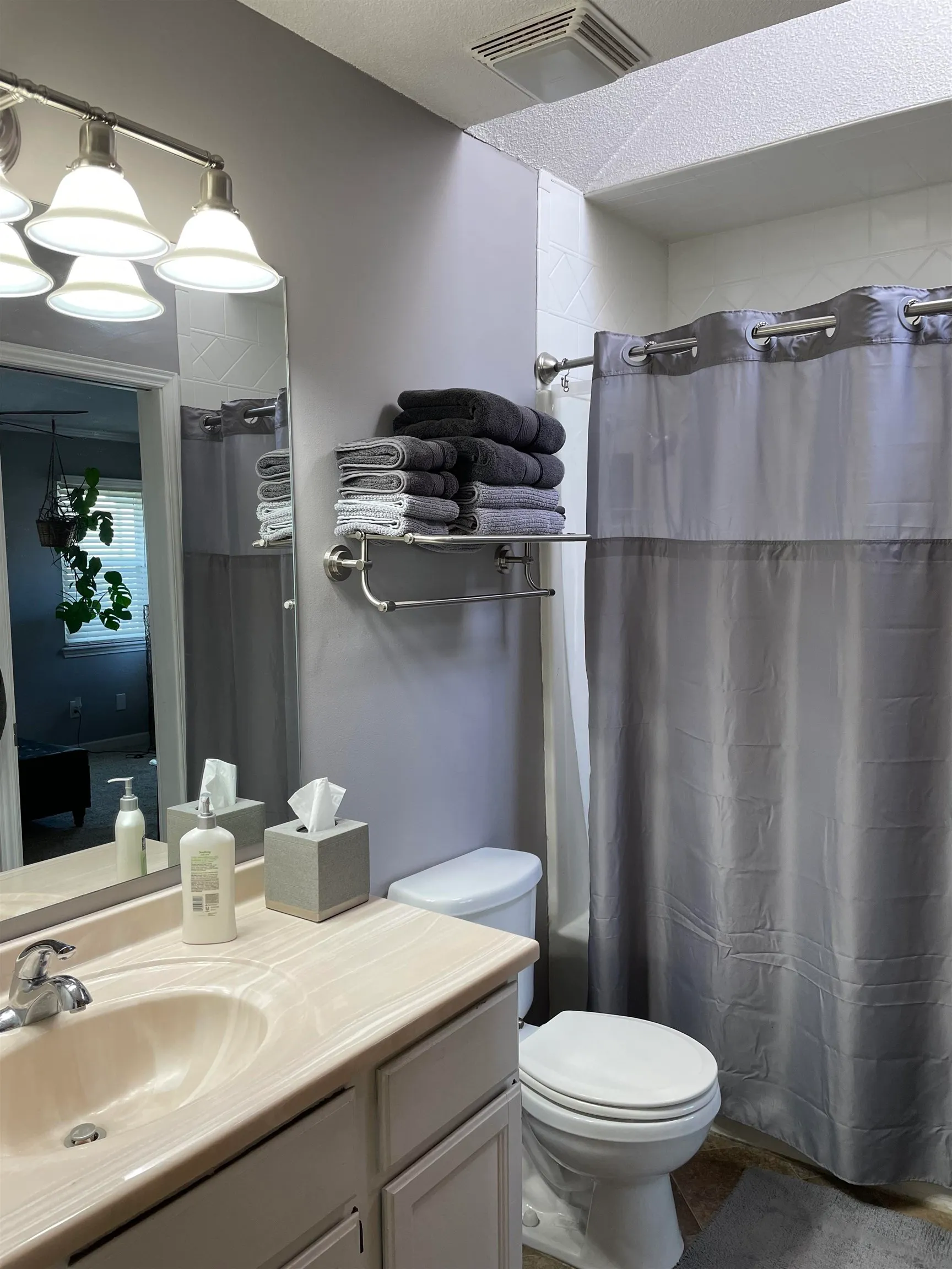 Wichita, Kansas 67212, United States, 4 Bedrooms Bedrooms, ,2 BathroomsBathrooms,Residential,Pending,99705