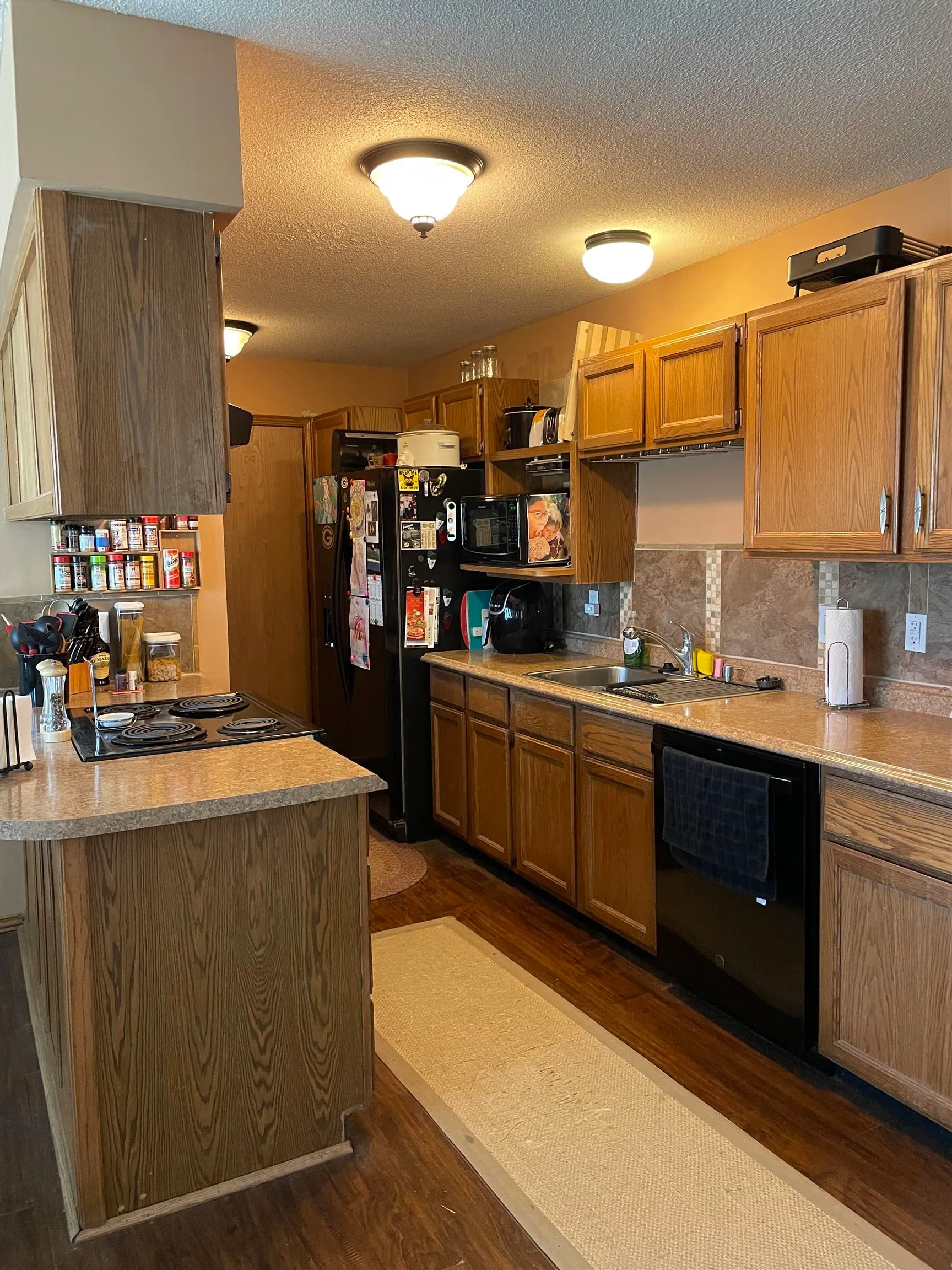 Wichita, Kansas 67212, United States, 4 Bedrooms Bedrooms, ,2 BathroomsBathrooms,Residential,Pending,99705