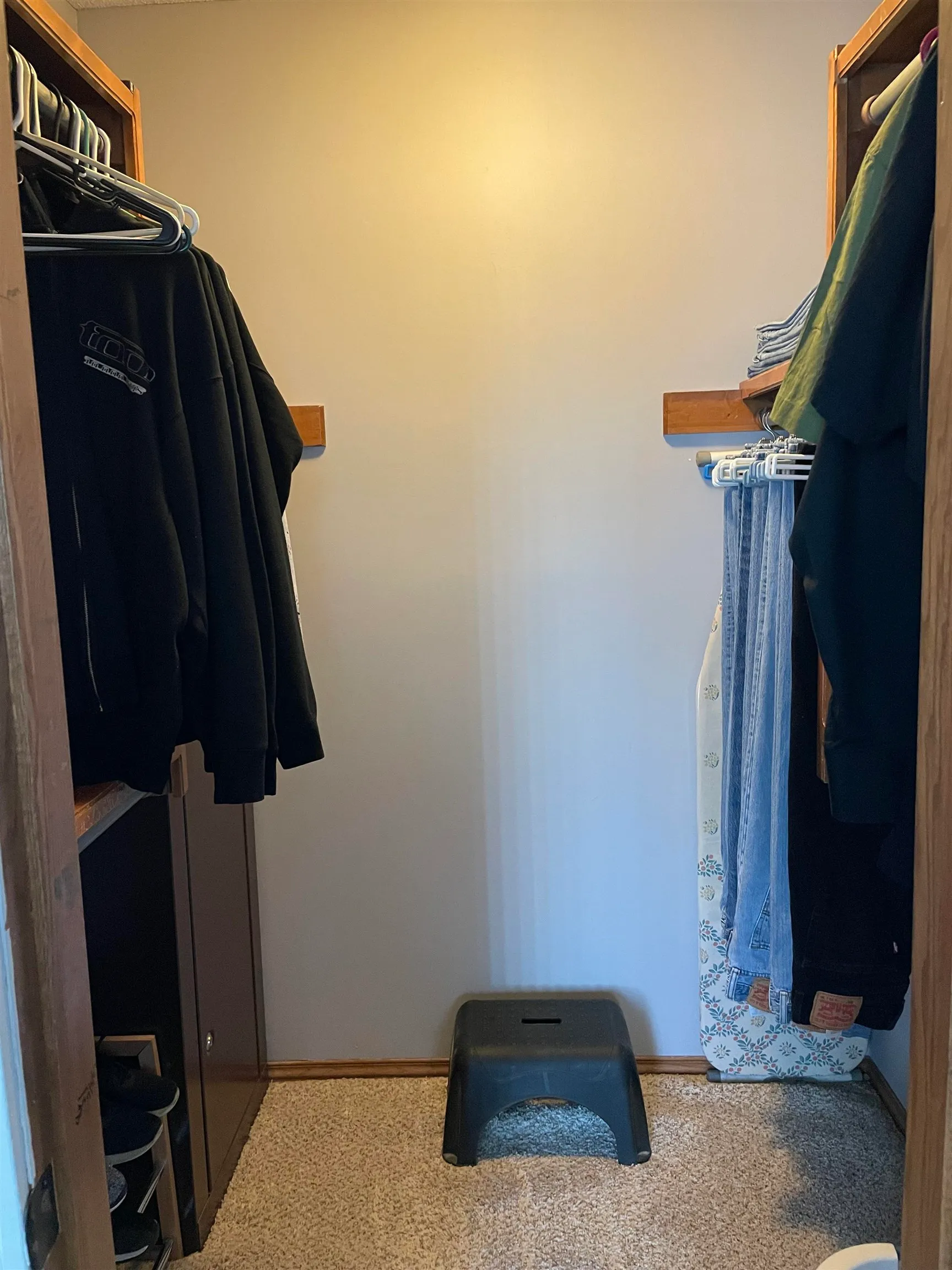 Wichita, Kansas 67212, United States, 4 Bedrooms Bedrooms, ,2 BathroomsBathrooms,Residential,Pending,99705