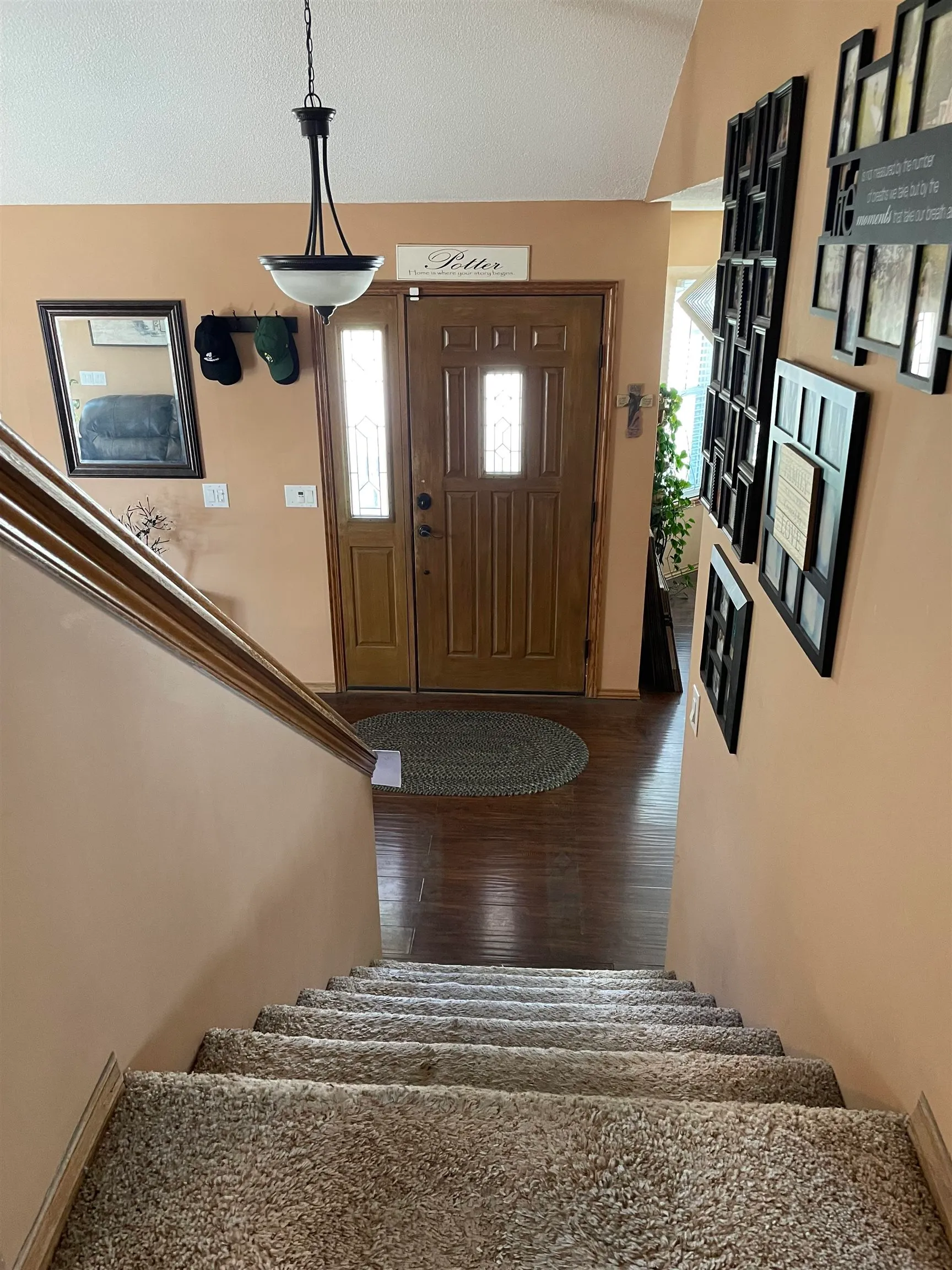 Wichita, Kansas 67212, United States, 4 Bedrooms Bedrooms, ,2 BathroomsBathrooms,Residential,Pending,99705