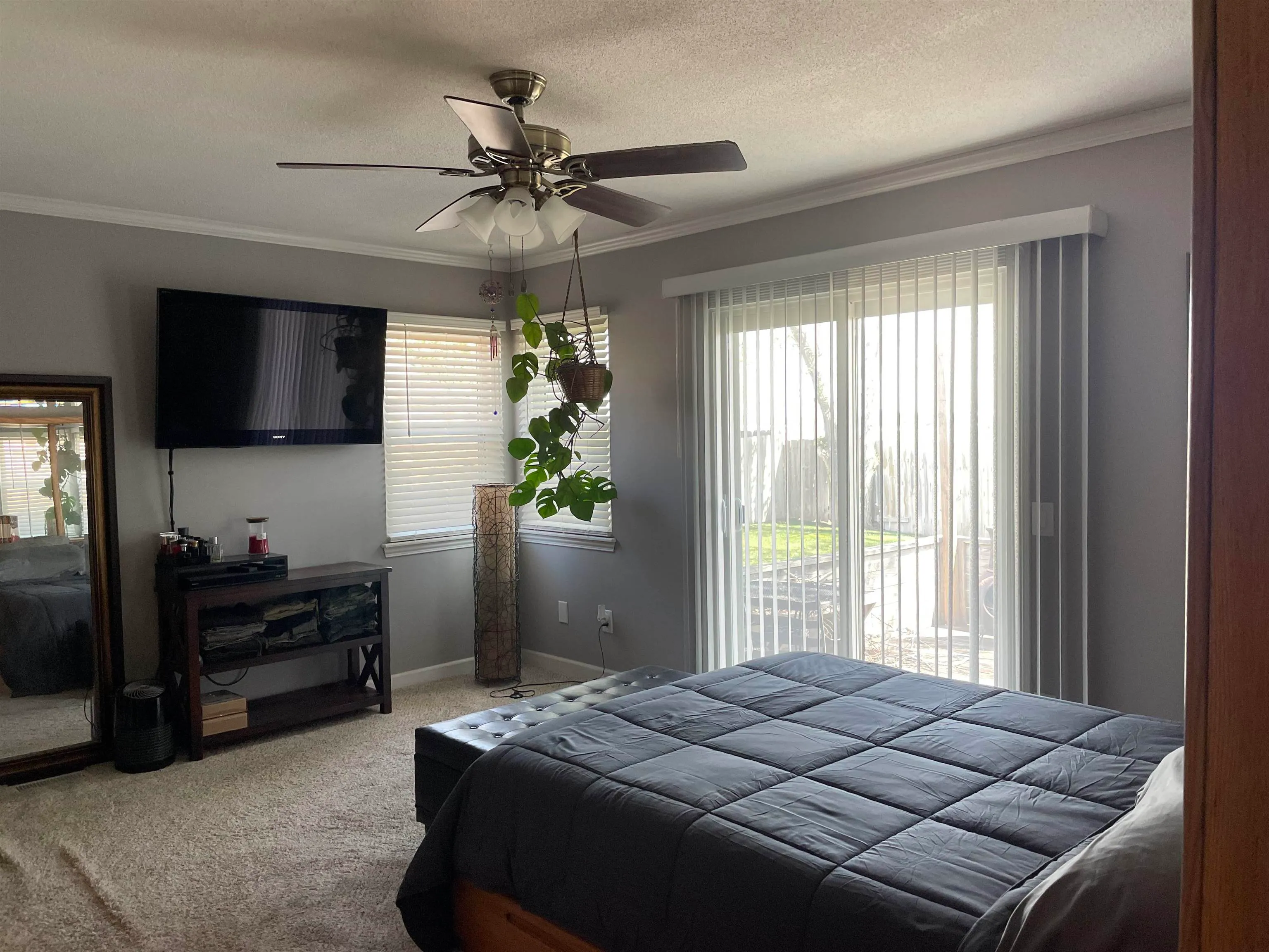 Wichita, Kansas 67212, United States, 4 Bedrooms Bedrooms, ,2 BathroomsBathrooms,Residential,Pending,99705