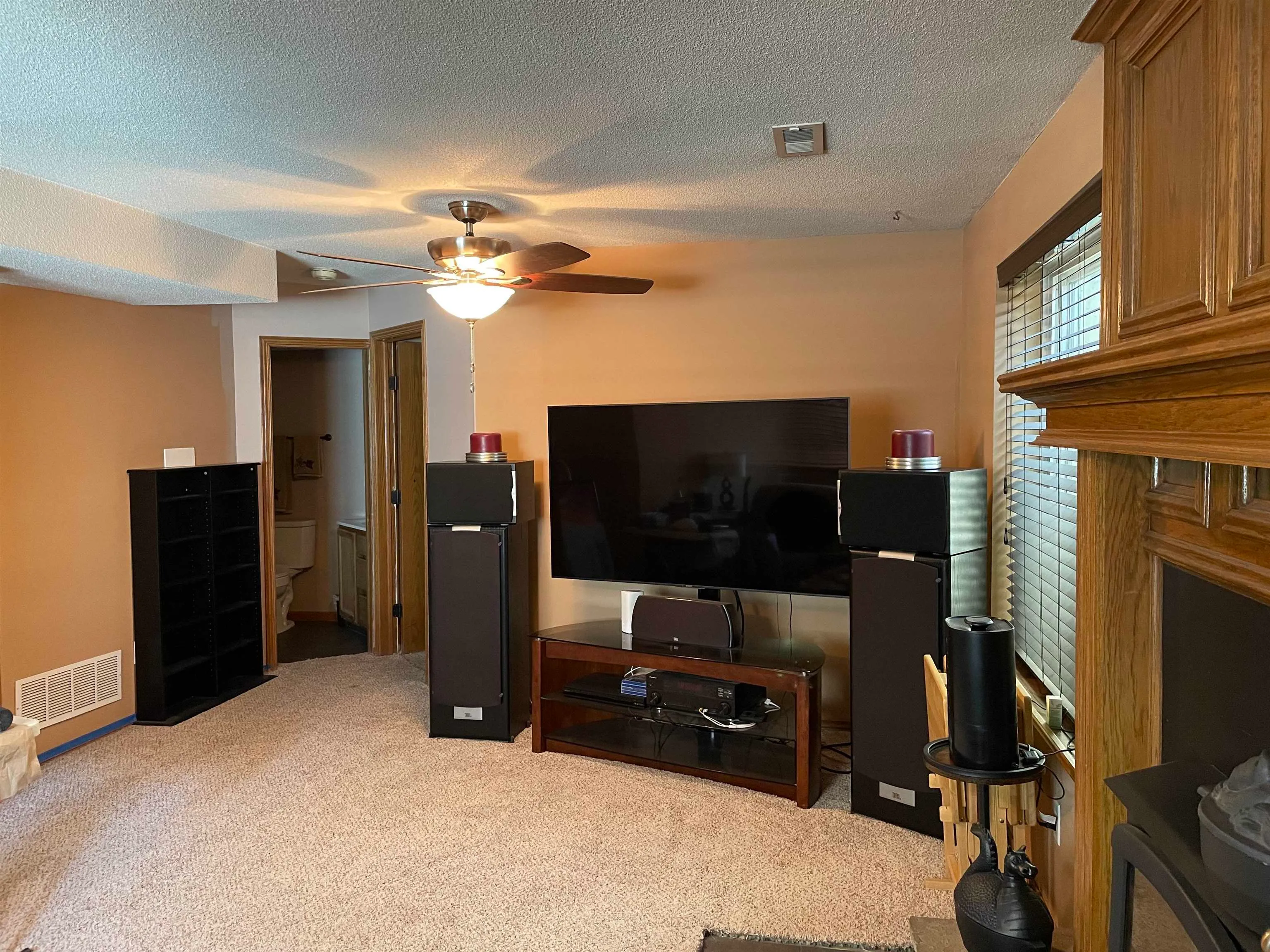 Wichita, Kansas 67212, United States, 4 Bedrooms Bedrooms, ,2 BathroomsBathrooms,Residential,Pending,99705