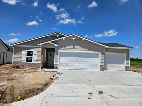 Homes For Sale - 920 N Forestview Ct<br/> Wichita, KS 67235