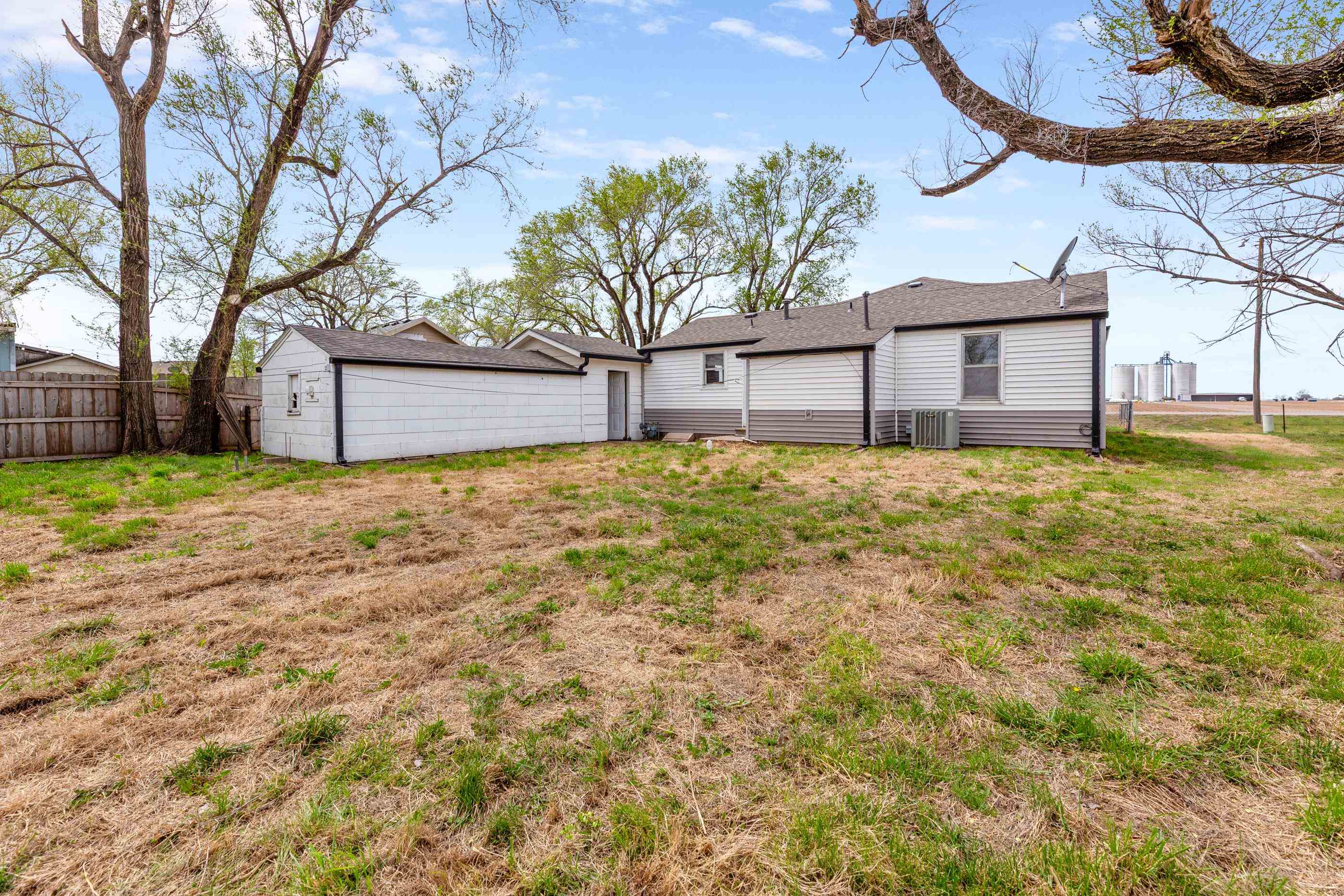 212 S Phelps Ave, Bentley, Kansas image 25