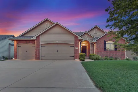 524 Stone Lake Dr, Augusta, KS 67010 - MLS#: 650501