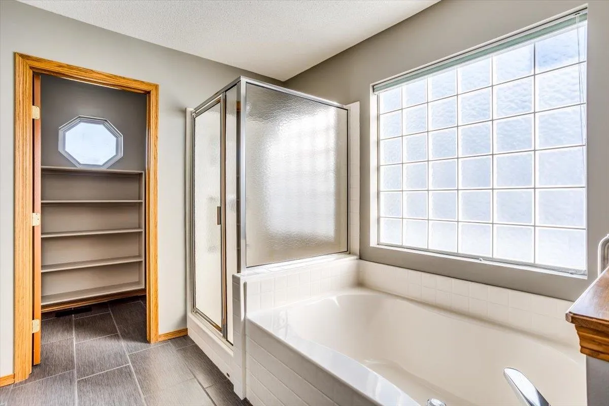 Wichita, Kansas 67205, United States, 3 Bedrooms Bedrooms, ,3 BathroomsBathrooms,Residential,Active,22240