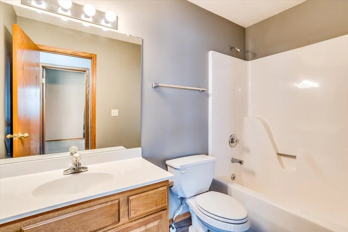 Wichita, Kansas 67205, United States, 3 Bedrooms Bedrooms, ,3 BathroomsBathrooms,Residential,Active,22240