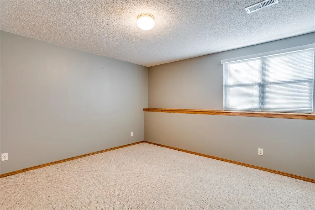 Wichita, Kansas 67205, United States, 3 Bedrooms Bedrooms, ,3 BathroomsBathrooms,Residential,Active,22240