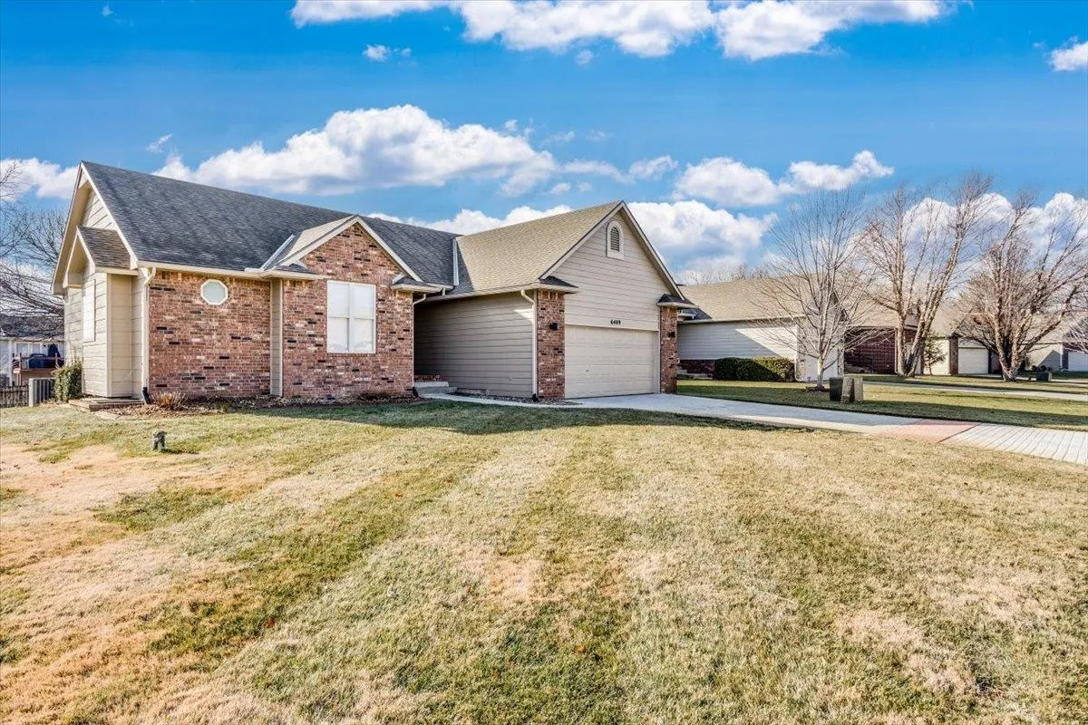 Wichita, Kansas 67205, United States, 3 Bedrooms Bedrooms, ,3 BathroomsBathrooms,Residential,Active,22240