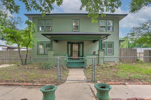Homes For Sale - 404 N 2nd St<br/> Arkansas City, KS 67005