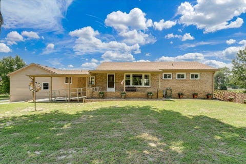 Homes For Sale - 1421 E 55th St<br/> Sedgwick County, Wichita, KS 67216