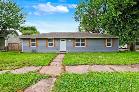 Homes For Sale - 221 W Main St<br/> Sedgwick County, Mount Hope, KS 67108