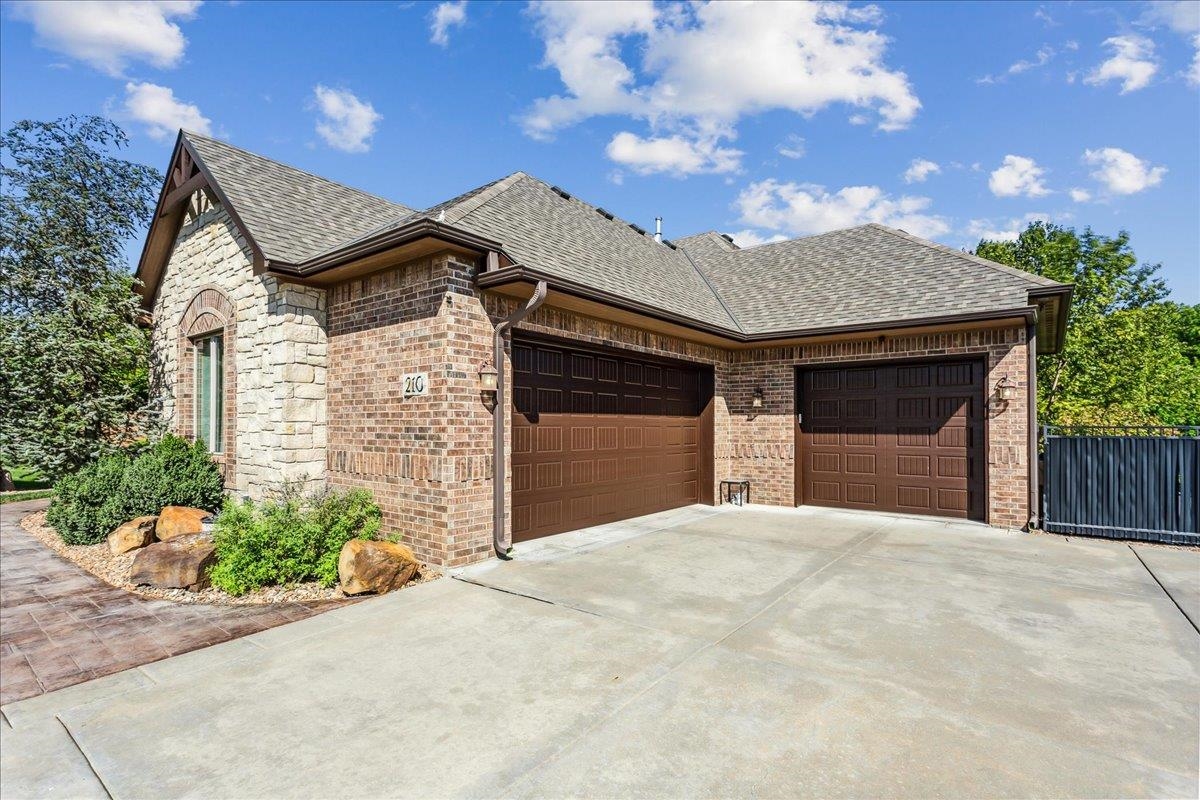 210 N City View Cir, Wichita, Kansas image 4