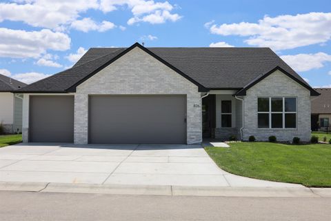 Townhouse For Sale - 826 N Speyside Cir<br/> Butler County, Andover, KS 67002