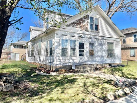 Homes For Sale - 909 S 1st<br/> Arkansas City, KS 67005