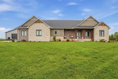 Homes For Sale - 106 S Estes St<br/> Garden Plain, KS 67050