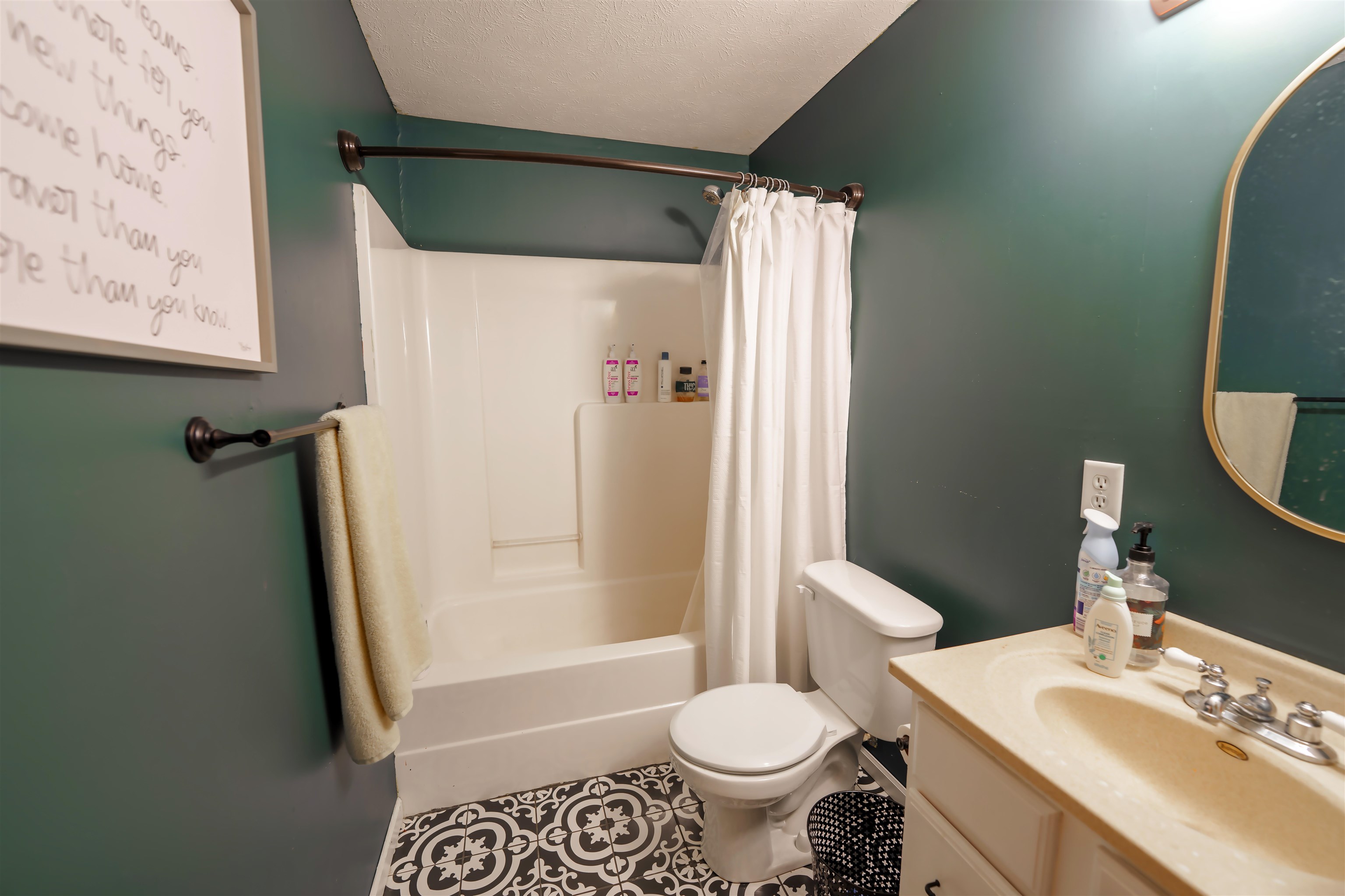 1802 Blue Stem Ln, Salina, Kansas image 33