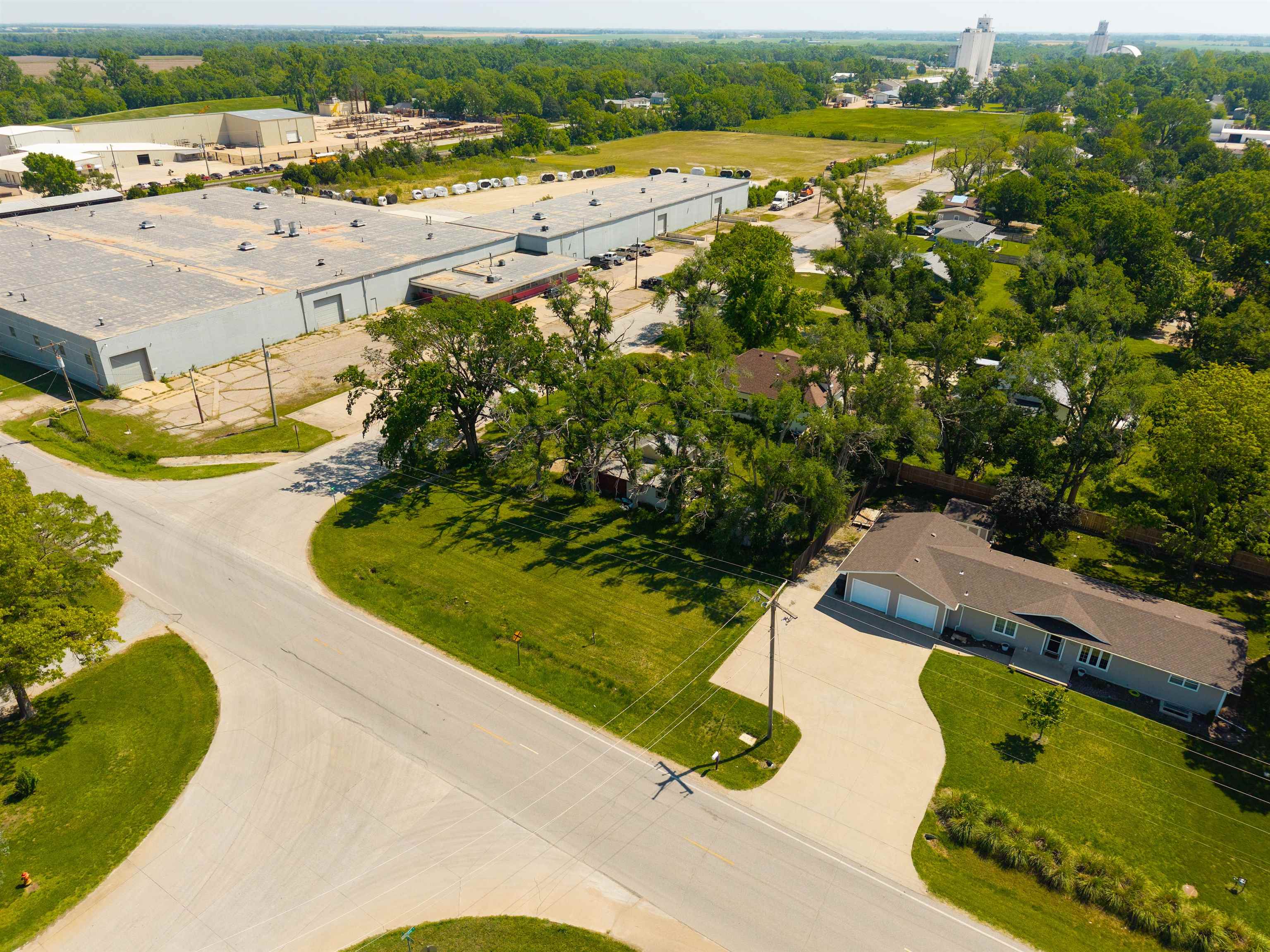 923 W 2nd St, Halstead, Kansas image 23