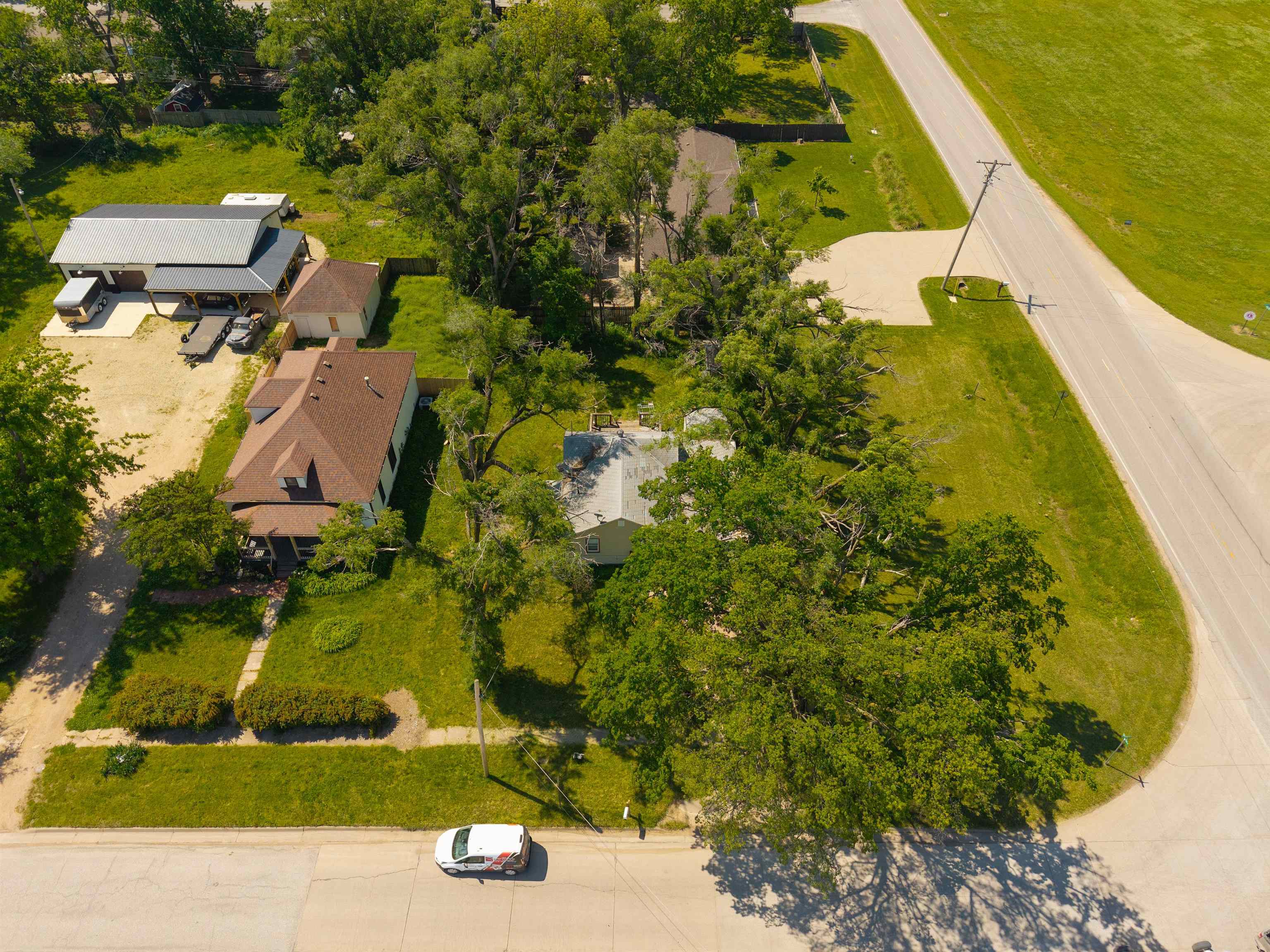 923 W 2nd St, Halstead, Kansas image 3