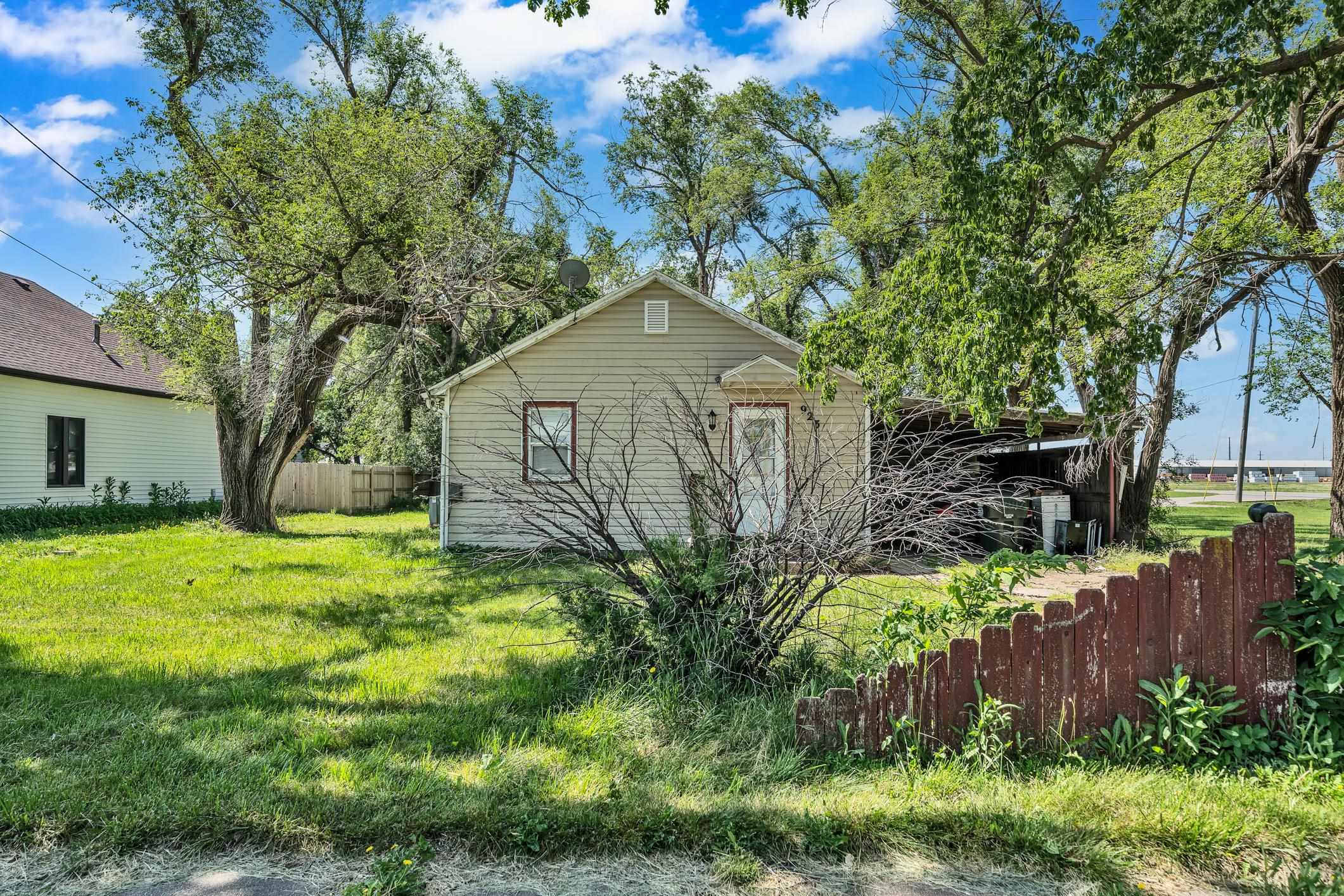 923 W 2nd St, Halstead, Kansas image 2