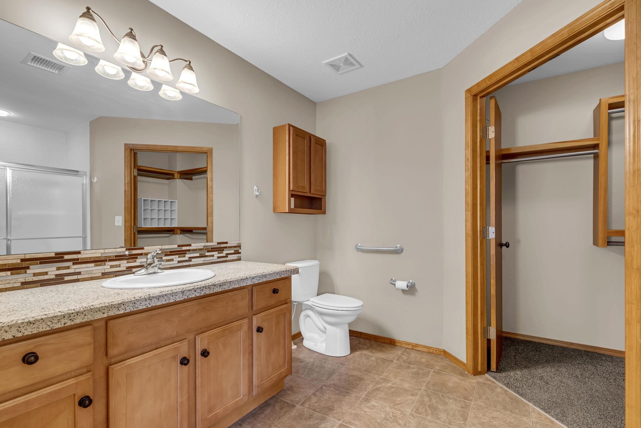 1012 E Stone Path St, Derby, Kansas image 16