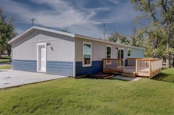 404 N College St #5, Winfield, Kansas image 5