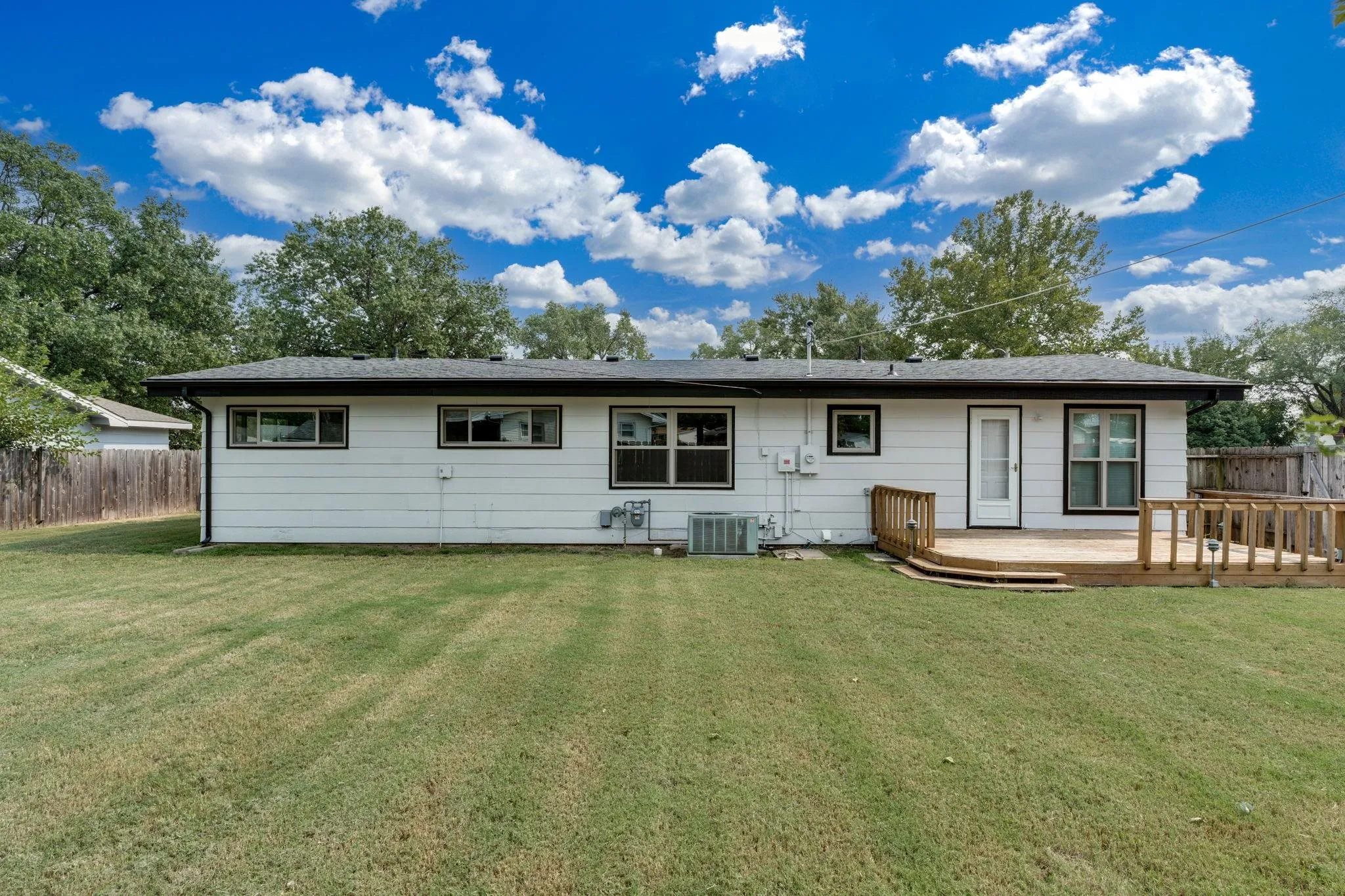 Wichita, Kansas 67212, United States, 3 Bedrooms Bedrooms, ,2 BathroomsBathrooms,Residential,Pending,205413