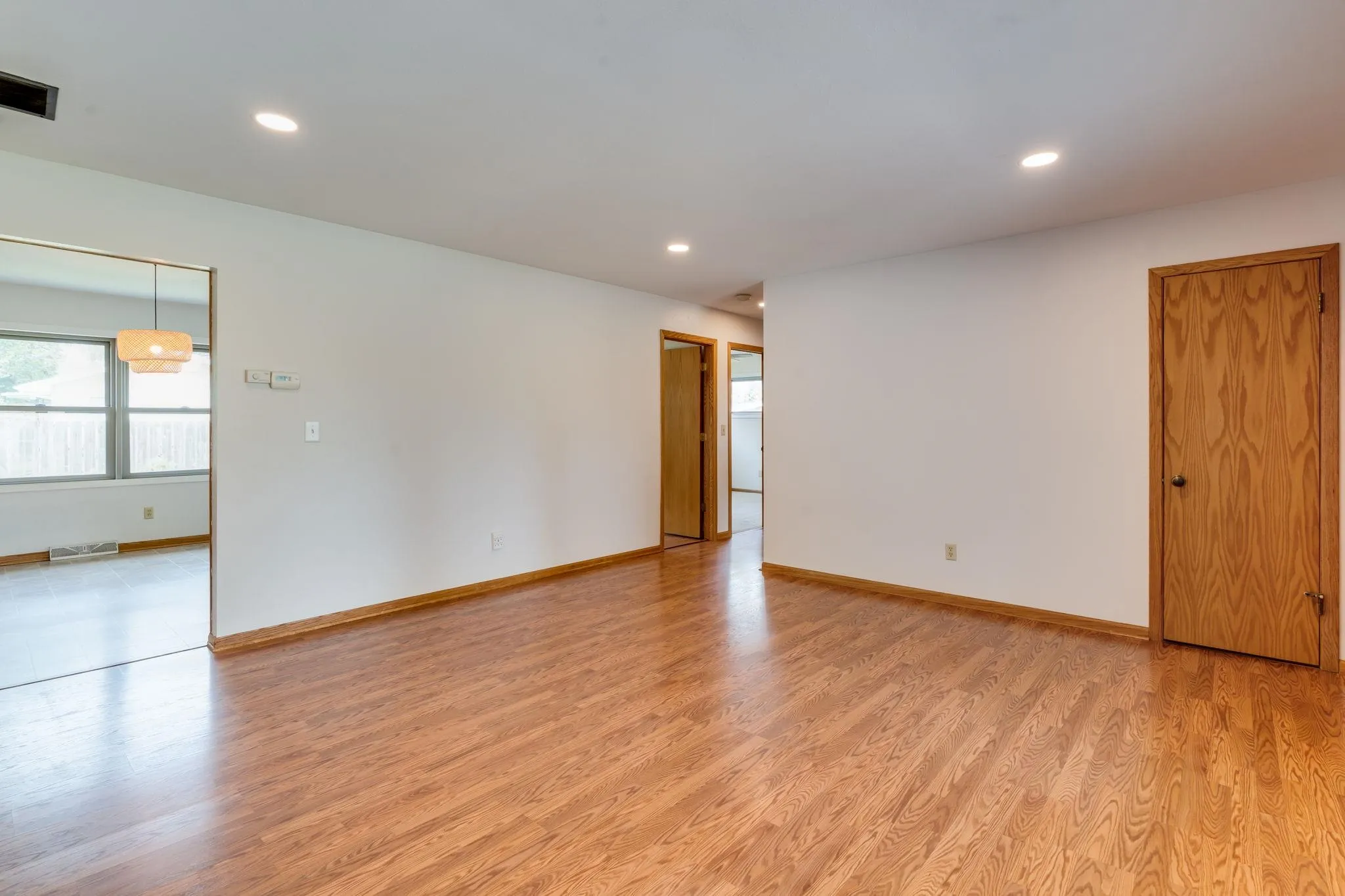 Wichita, Kansas 67212, United States, 3 Bedrooms Bedrooms, ,2 BathroomsBathrooms,Residential,Pending,205413