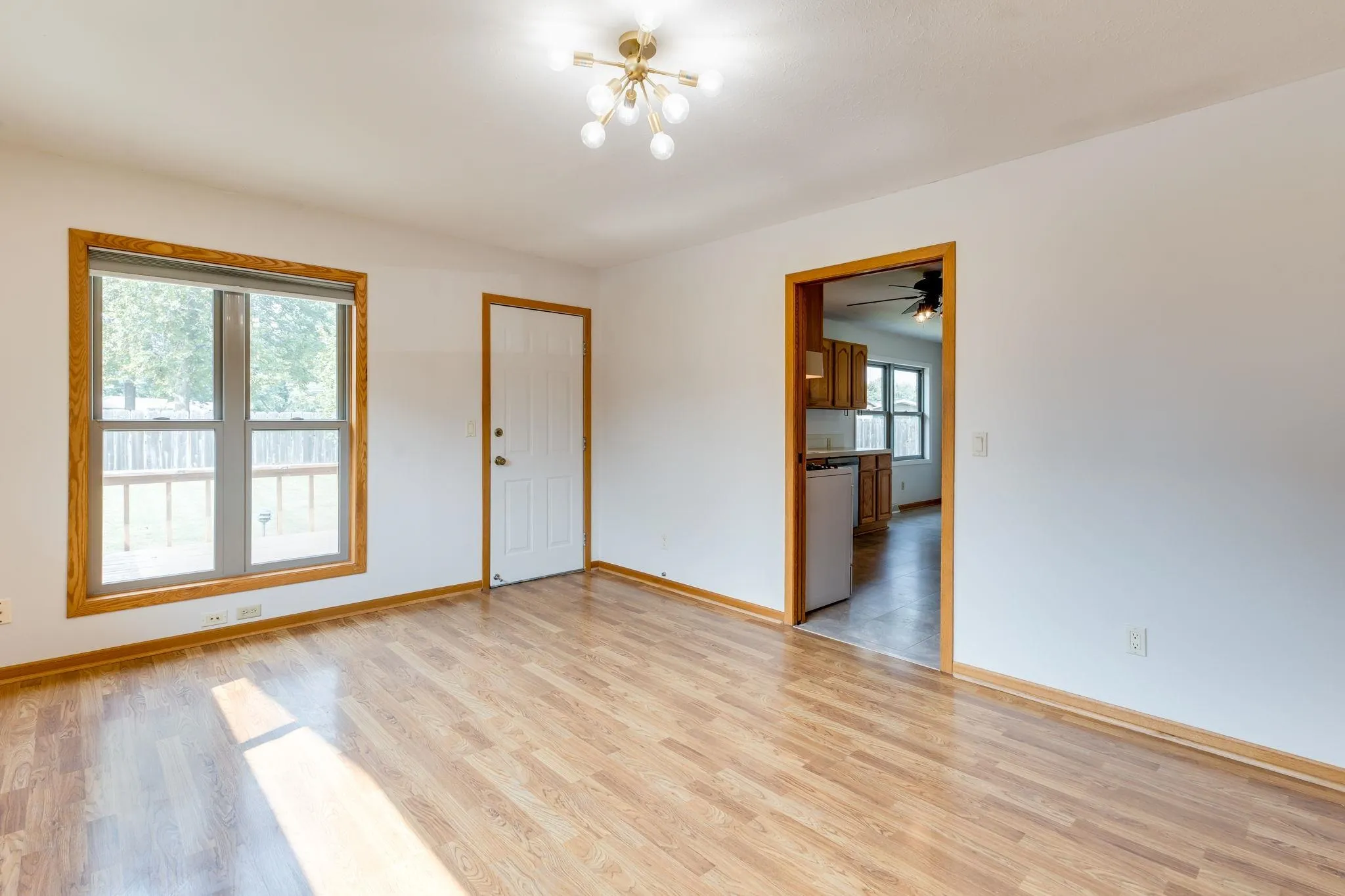 Wichita, Kansas 67212, United States, 3 Bedrooms Bedrooms, ,2 BathroomsBathrooms,Residential,Pending,205413