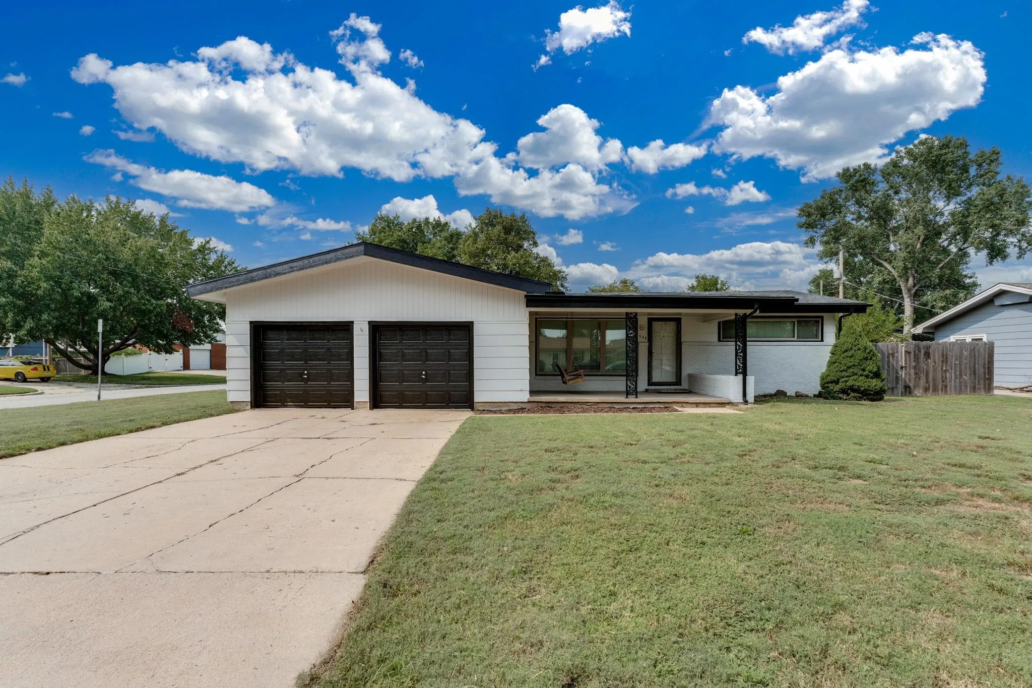 Wichita, Kansas 67212, United States, 3 Bedrooms Bedrooms, ,2 BathroomsBathrooms,Residential,Pending,205413