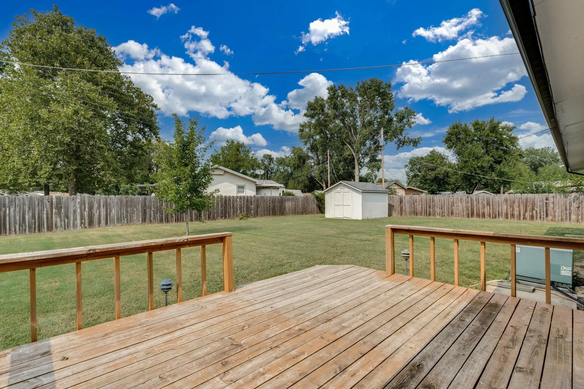 Wichita, Kansas 67212, United States, 3 Bedrooms Bedrooms, ,2 BathroomsBathrooms,Residential,Pending,205413