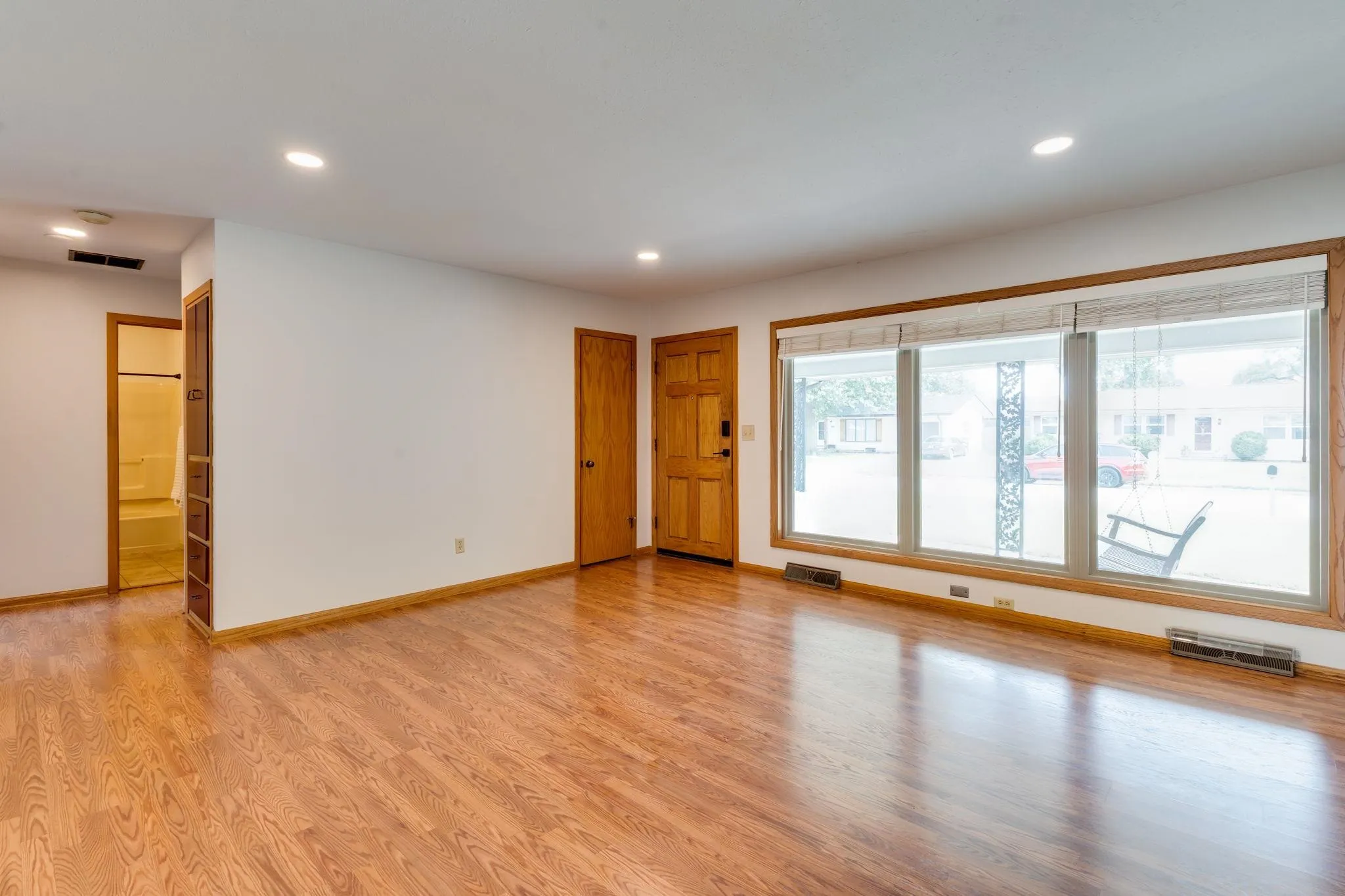 Wichita, Kansas 67212, United States, 3 Bedrooms Bedrooms, ,2 BathroomsBathrooms,Residential,Pending,205413