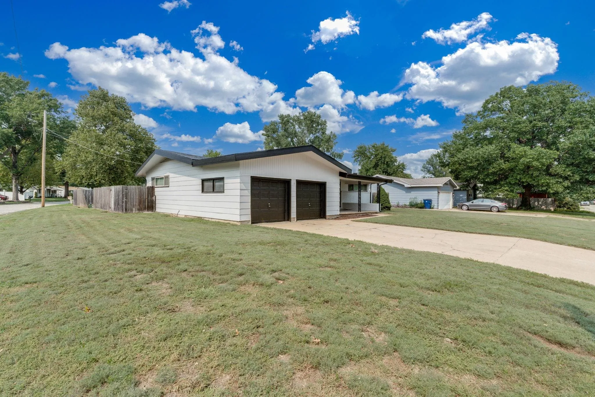 Wichita, Kansas 67212, United States, 3 Bedrooms Bedrooms, ,2 BathroomsBathrooms,Residential,Pending,205413