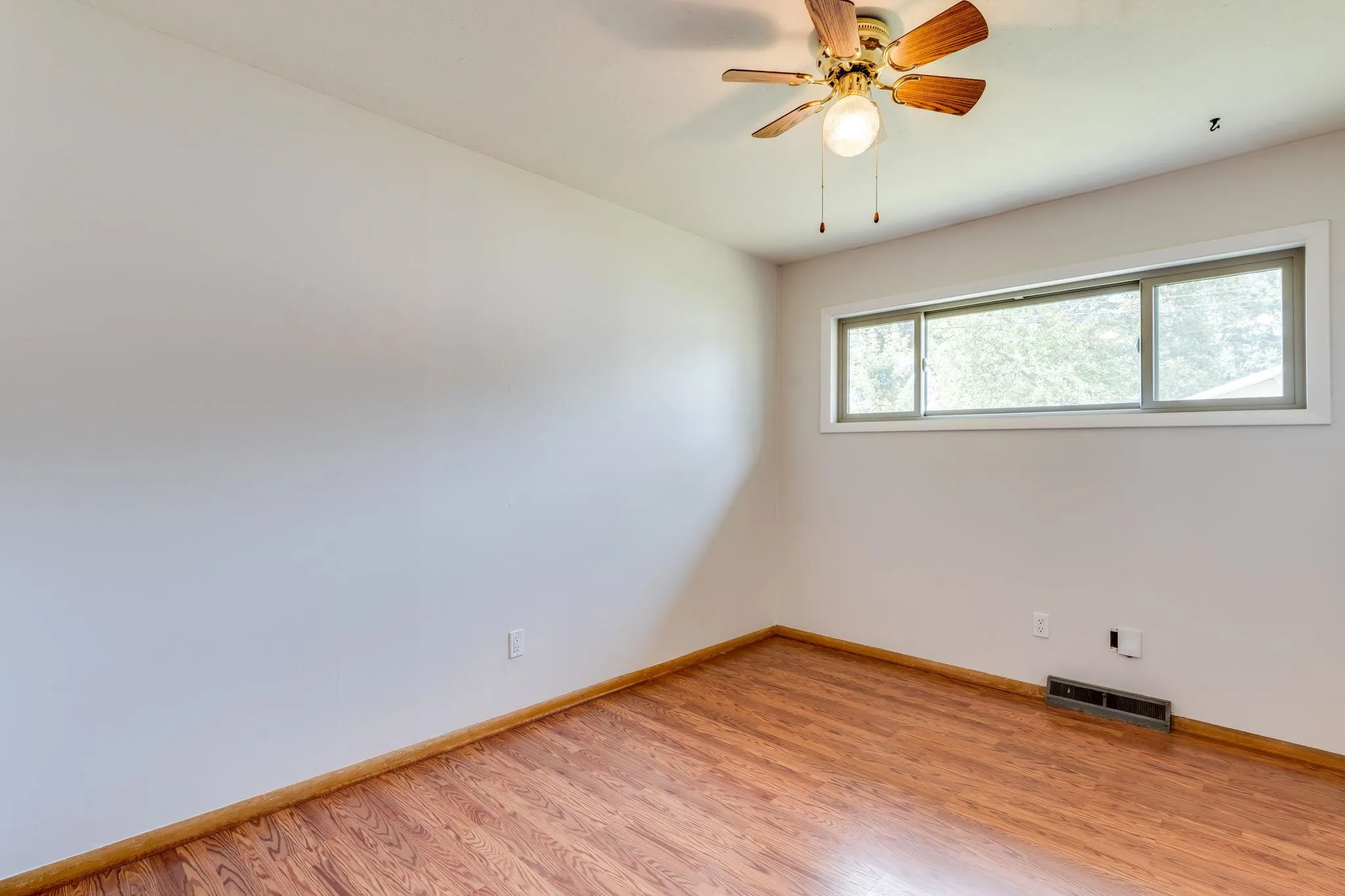 Wichita, Kansas 67212, United States, 3 Bedrooms Bedrooms, ,2 BathroomsBathrooms,Residential,Pending,205413