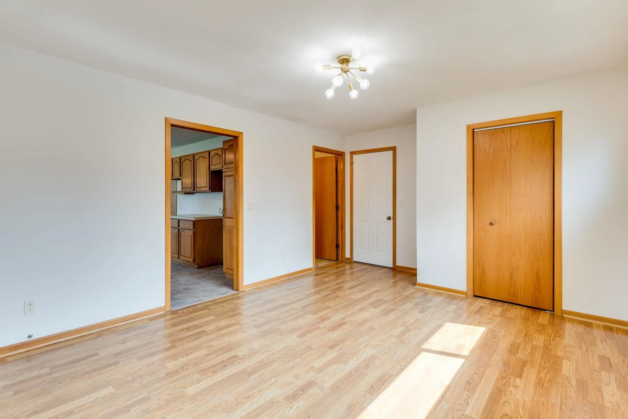 Wichita, Kansas 67212, United States, 3 Bedrooms Bedrooms, ,2 BathroomsBathrooms,Residential,Pending,205413