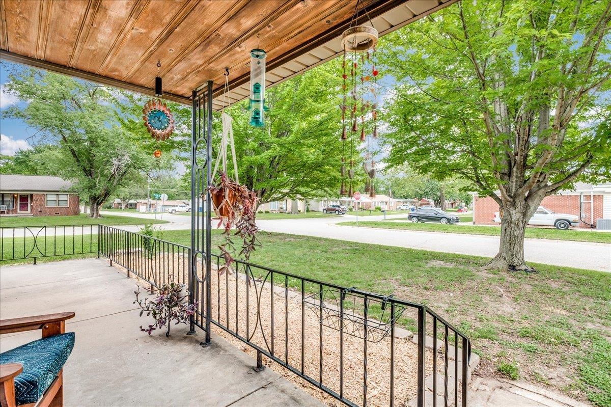 320 E Greenway St, Derby, Kansas image 3