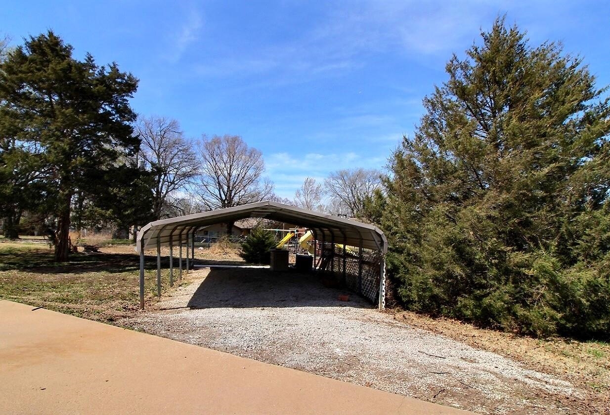 601 Cathlinda Ct, Winfield, Kansas image 28