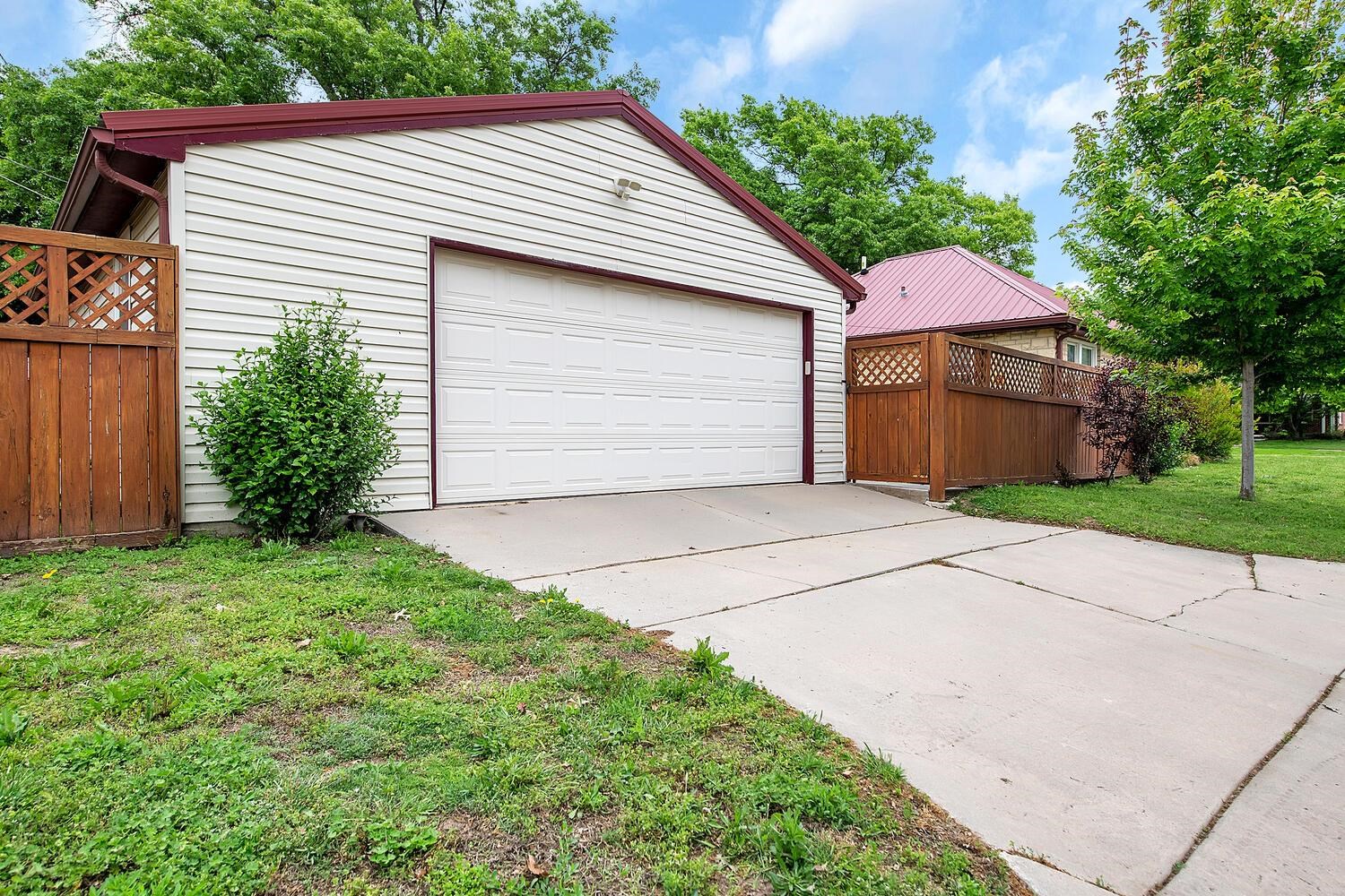 557 S Marcilene Ter, Wichita, Kansas image 34