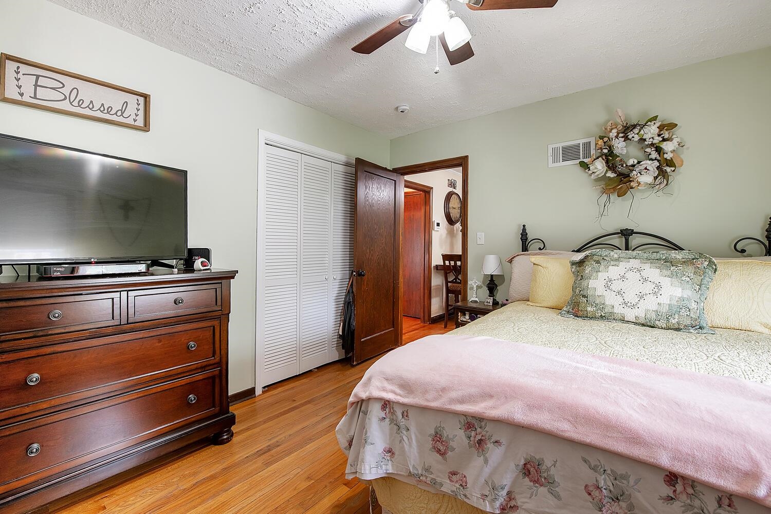 557 S Marcilene Ter, Wichita, Kansas image 18