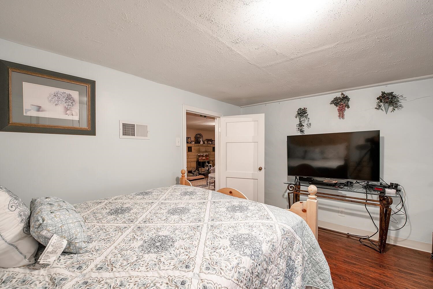 557 S Marcilene Ter, Wichita, Kansas image 27