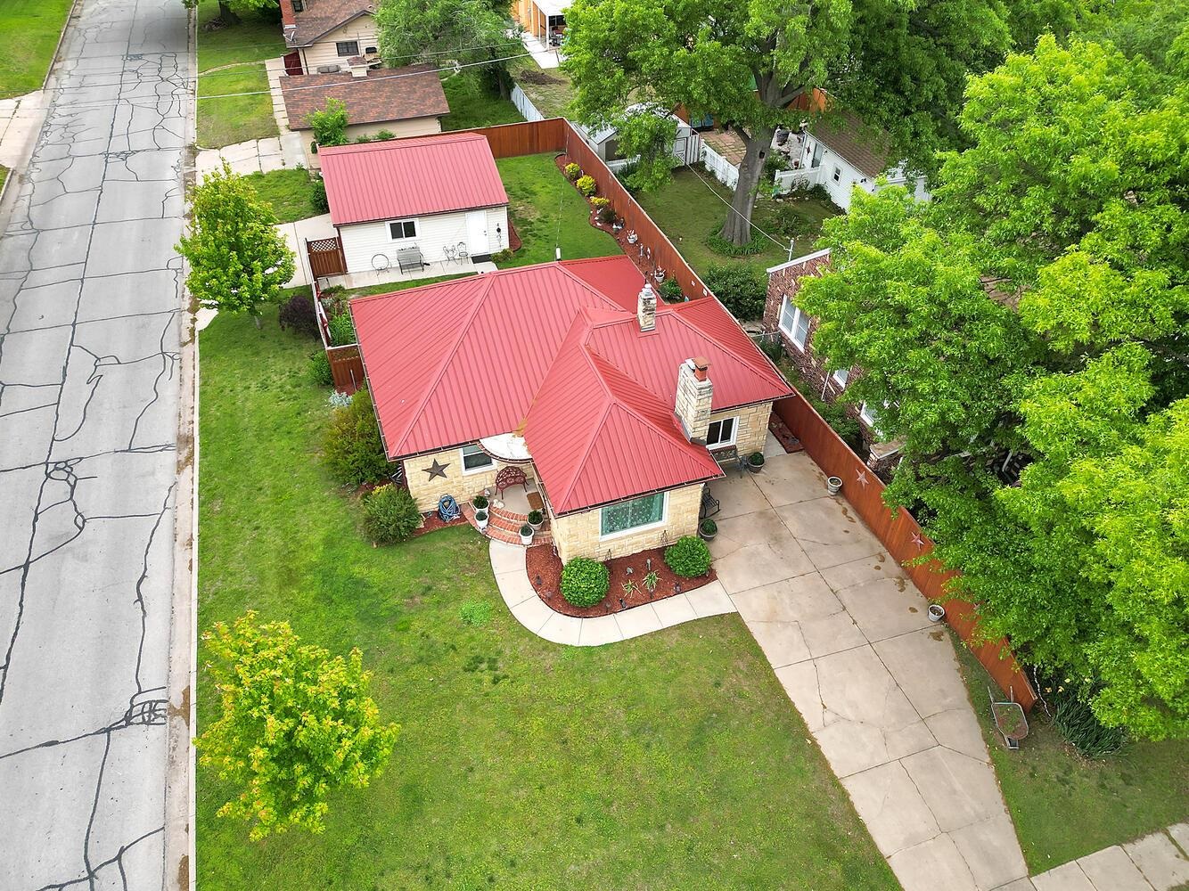 557 S Marcilene Ter, Wichita, Kansas image 2