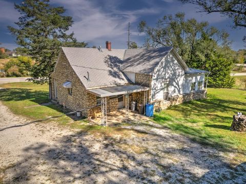 Homes For Sale - 121 W 33rd Ave<br/> Cowley County, Winfield, KS 67156