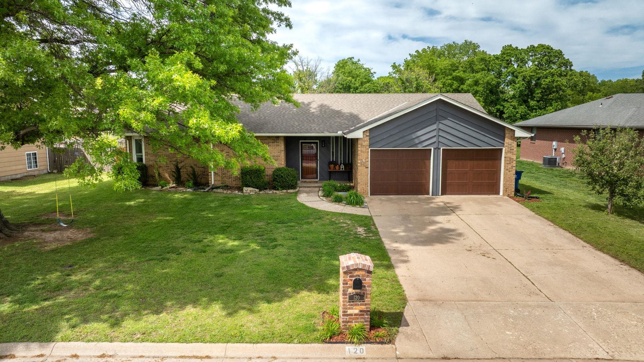 120 E Shady Brook Ln, Derby, Kansas image 2