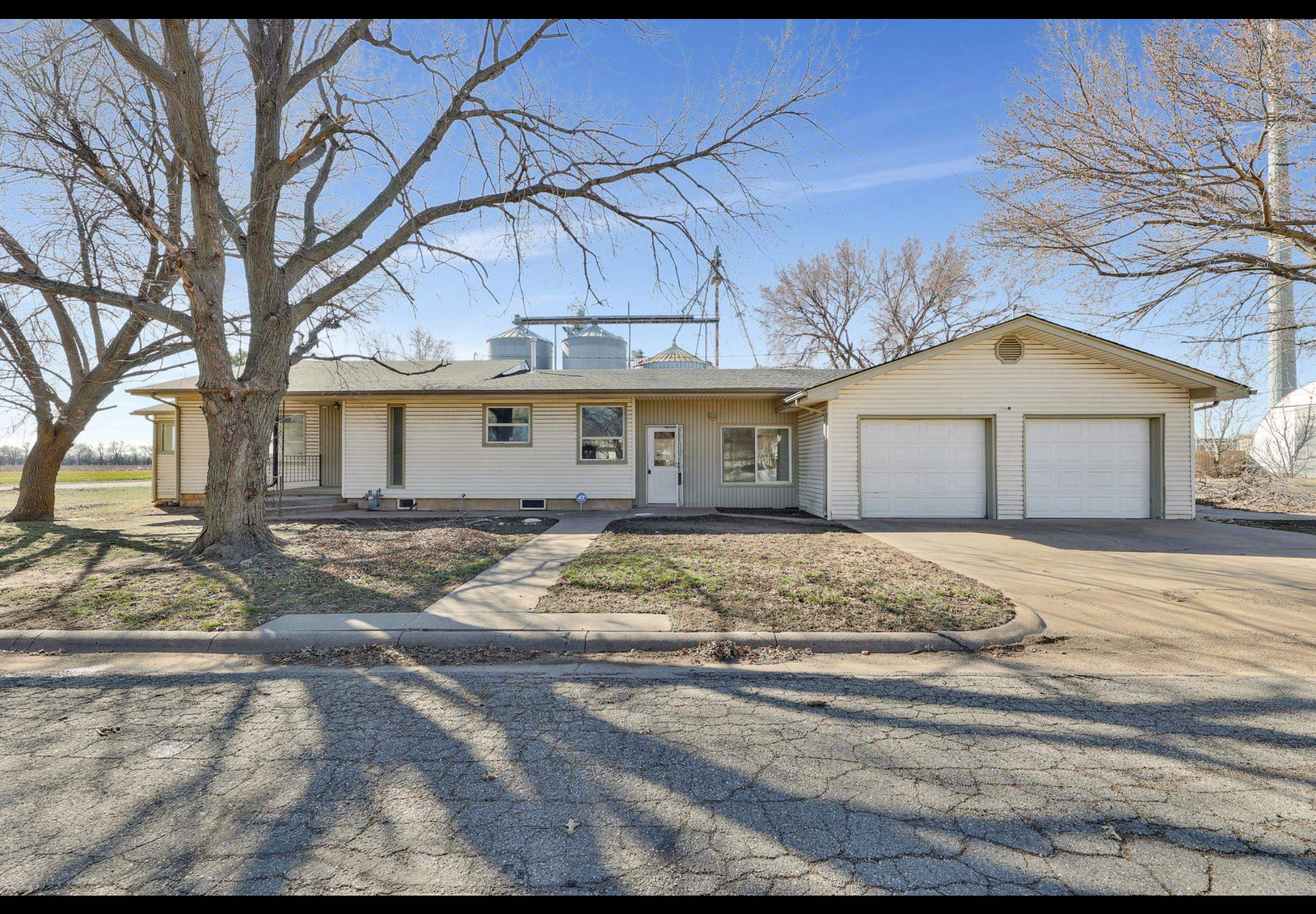 601 S Daily Rd, Mount Hope, Kansas image 1