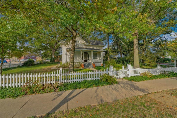 217 S MADISON ST, HILLSBORO, KS 67063 - Image b1f7b40468cd4ad069c5bc5b20e36f61/2431861678