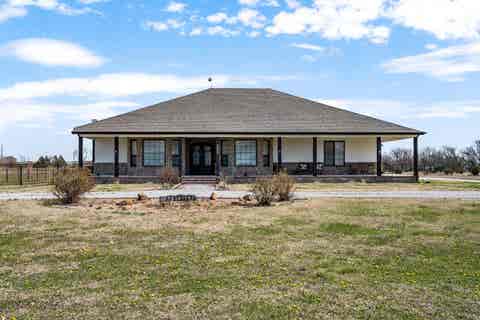 Homes For Sale - 5940 S 107th St E<br/> Derby, KS 67037