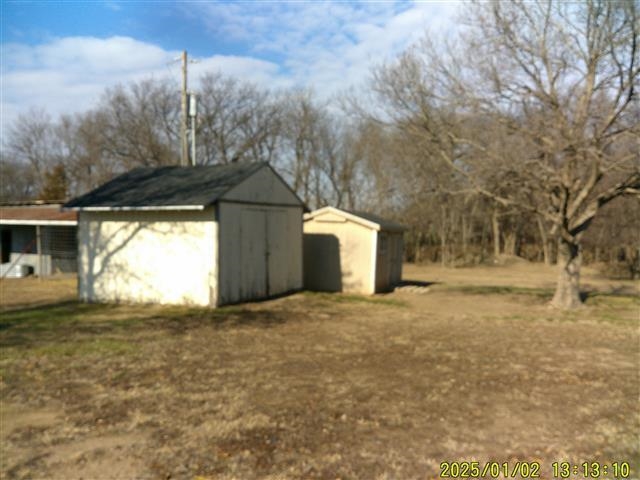 5117 E Country Club Rd, Salina, Kansas image 3