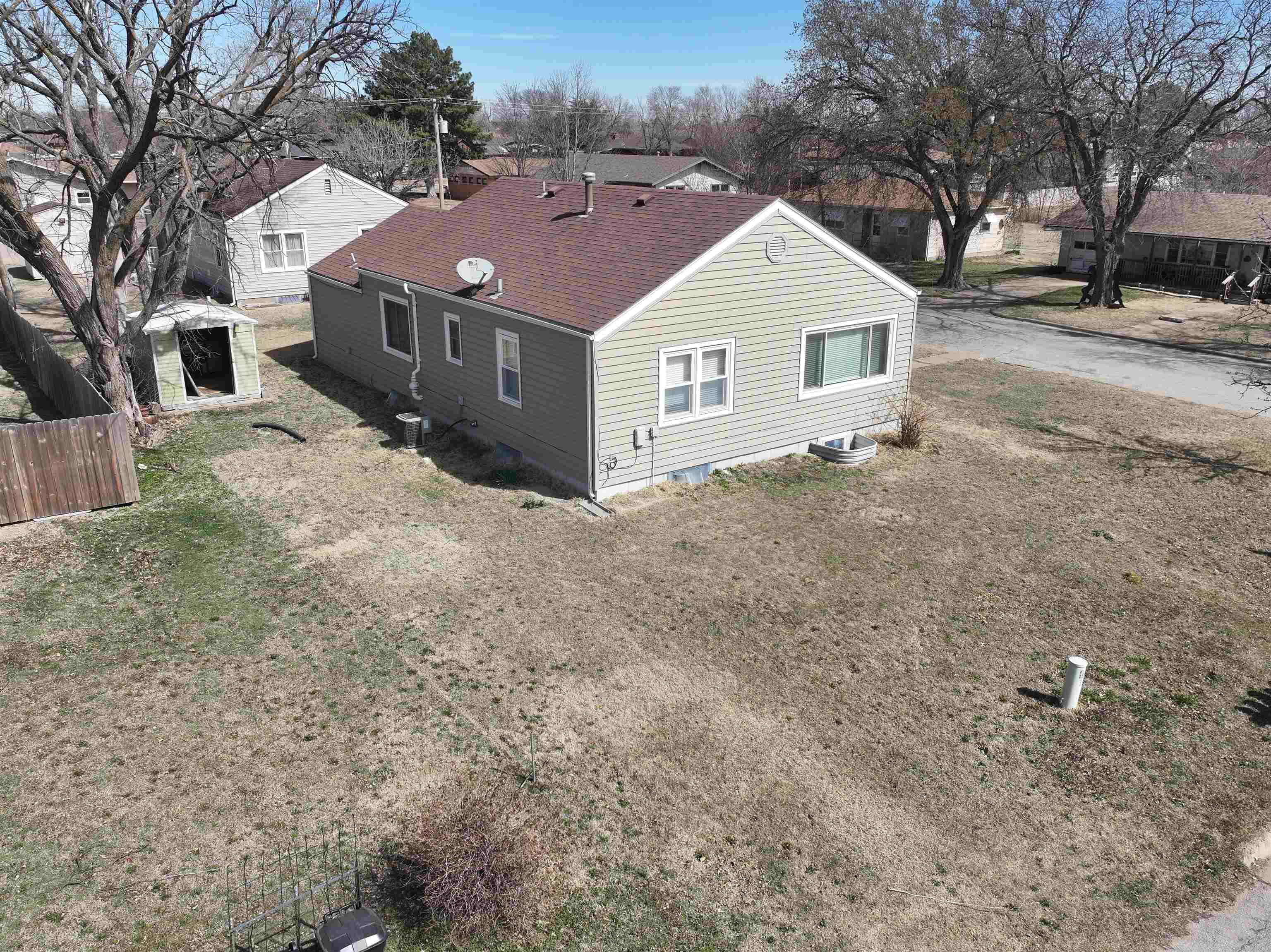 802 Charles St, Ellsworth, Kansas image 3