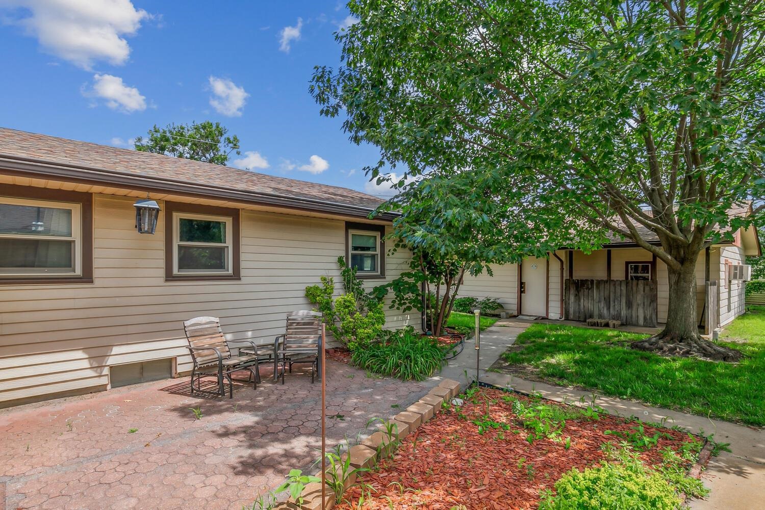 Wichita, Kansas 67213, United States, 3 Bedrooms Bedrooms, ,3 BathroomsBathrooms,Residential,Pending,55857